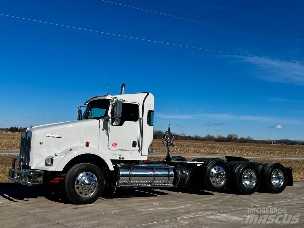 Kenworth T 800 Тягачі