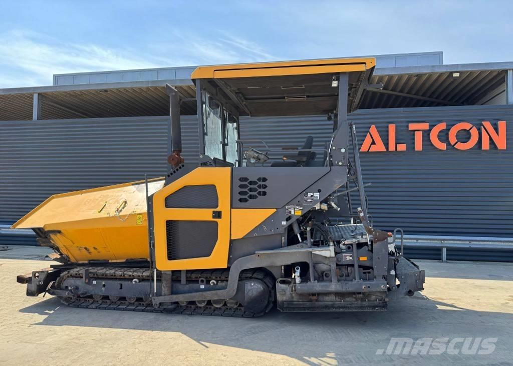 Volvo P 6820C Асфальтовкладачі