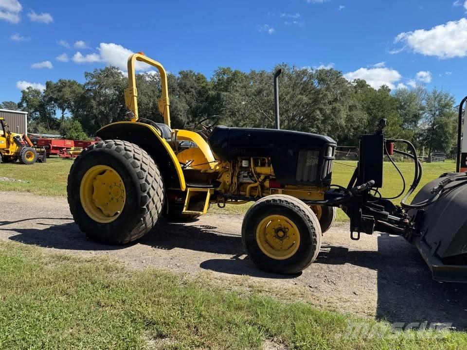 John Deere 5320 Трактори