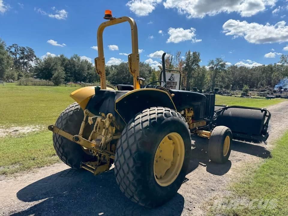 John Deere 5320 Трактори