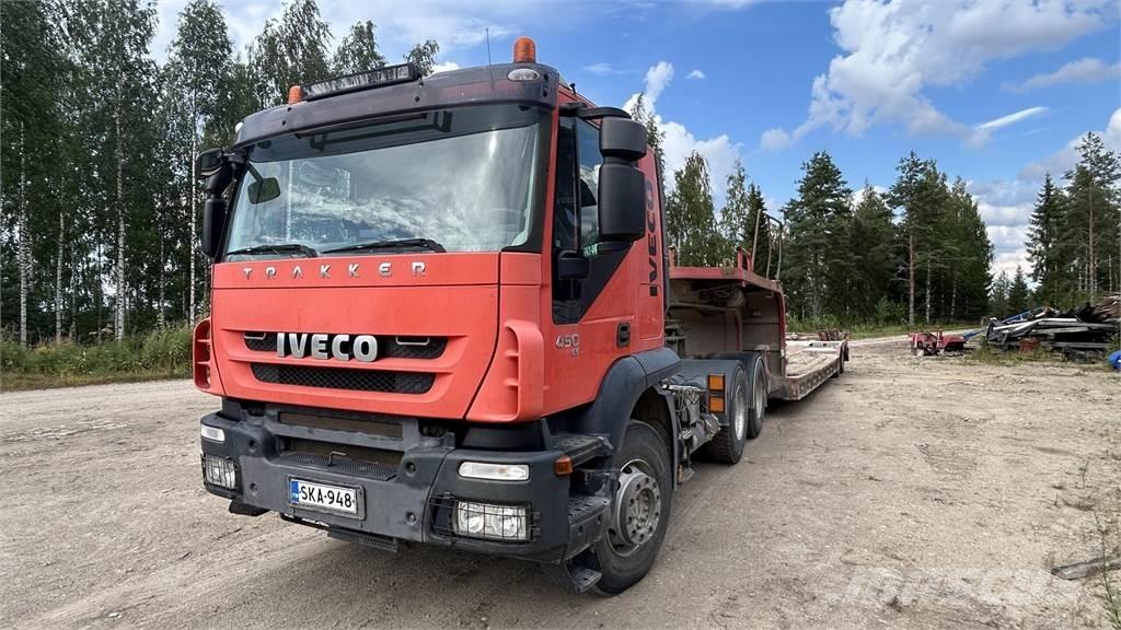 Iveco Trakker Вантажівки-платформи/бокове розвантаження