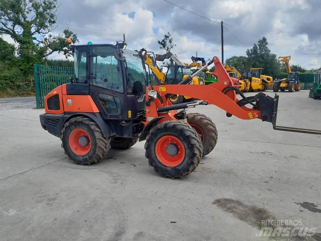 Kubota R 085 Фронтальні навантажувачі