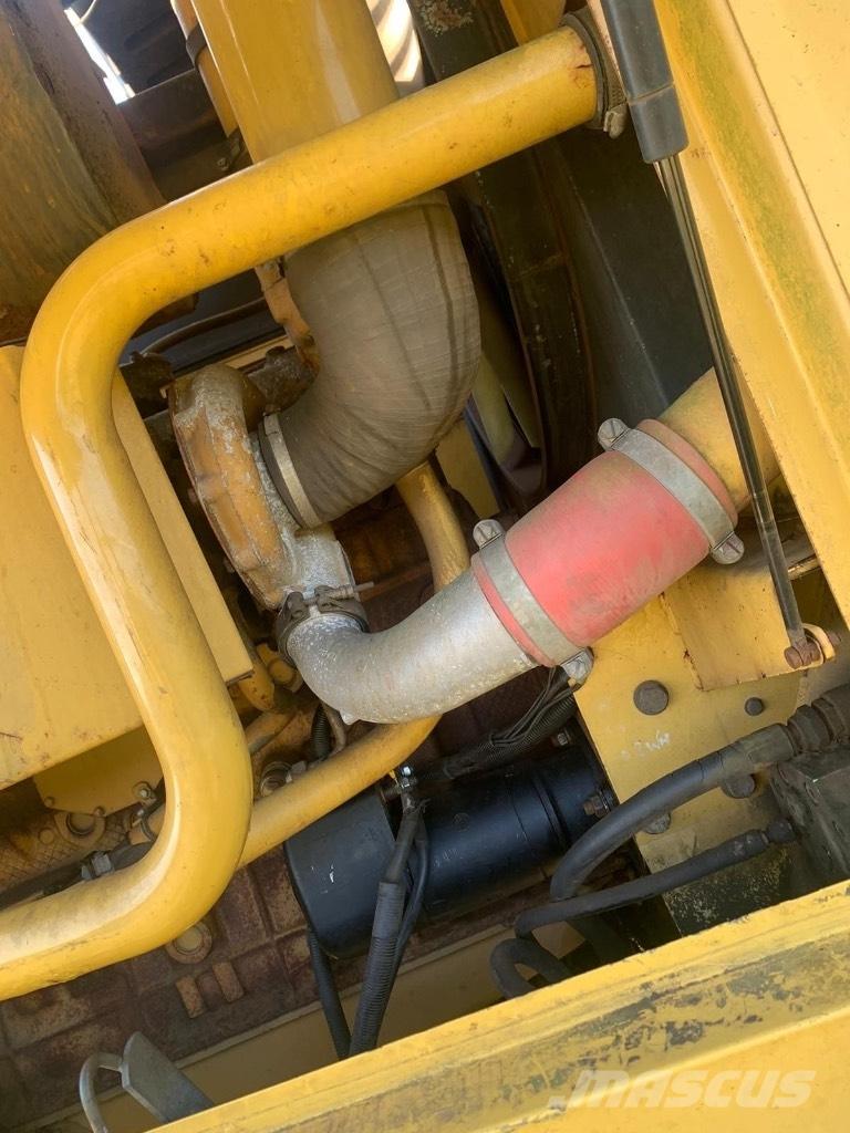 New Holland Fx375 Кормозбиральні комбайни