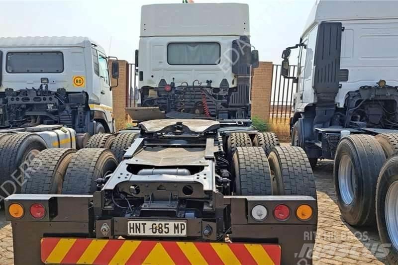 Hino 700 Вантажівки / спеціальні
