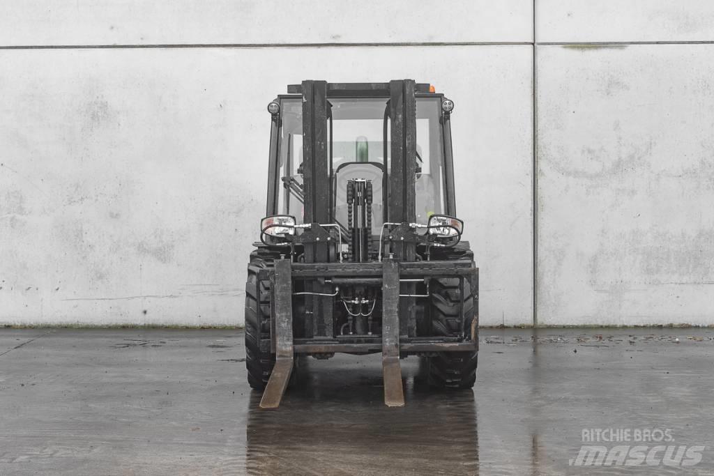 Manitou MC 30-4 D Дизельні навантажувачі