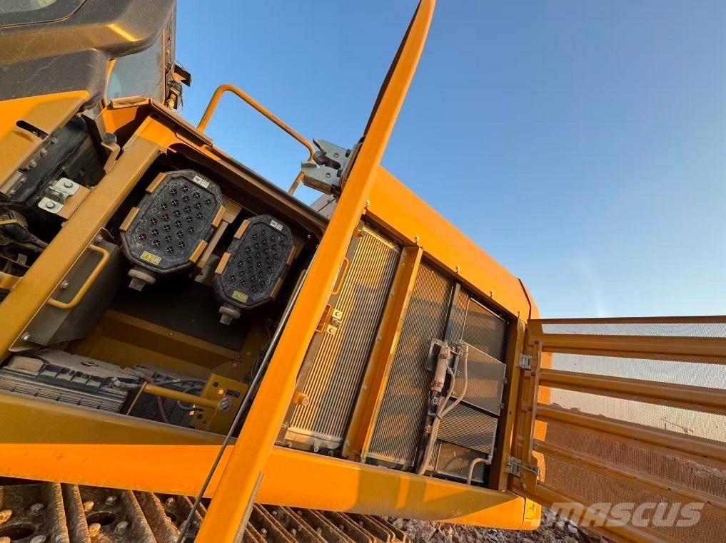 CAT 352 Гусеничні екскаватори