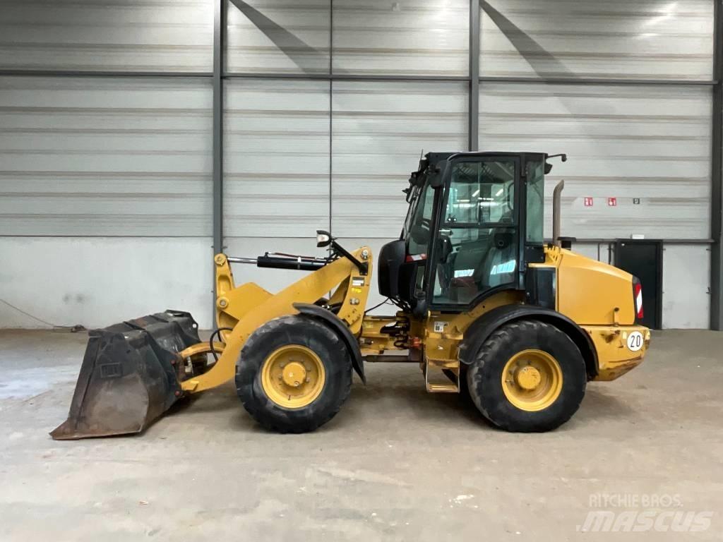 CAT 908 M Фронтальні навантажувачі
