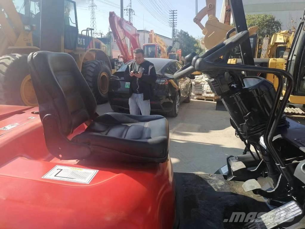 Toyota FD 30 Дизельні навантажувачі