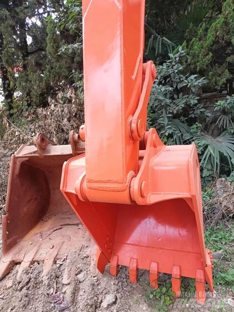 Hitachi ZX120-6 Гусеничні екскаватори