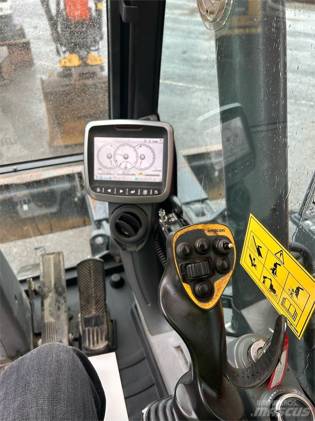 Doosan DX170W-5 Гусеничні екскаватори