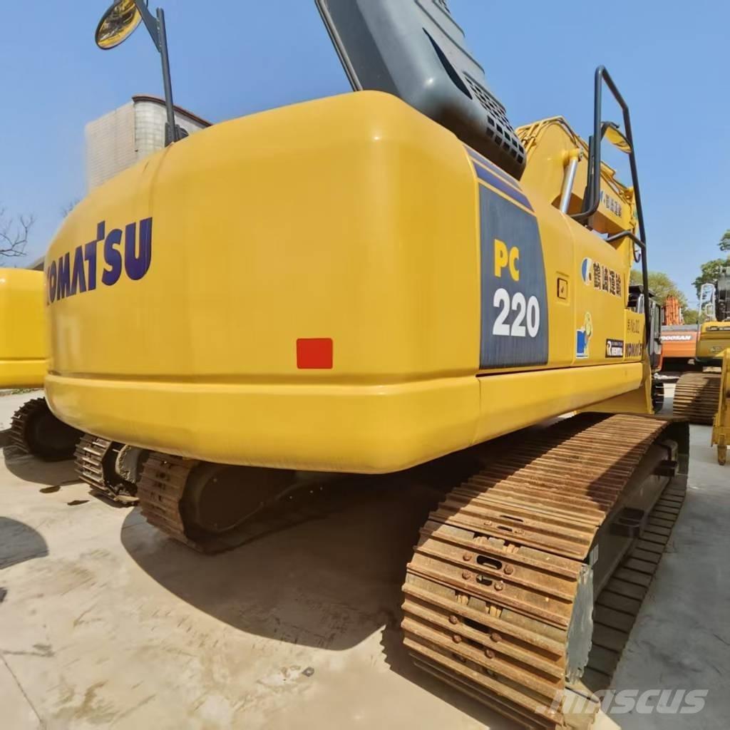 Komatsu PC 220-8 Гусеничні екскаватори