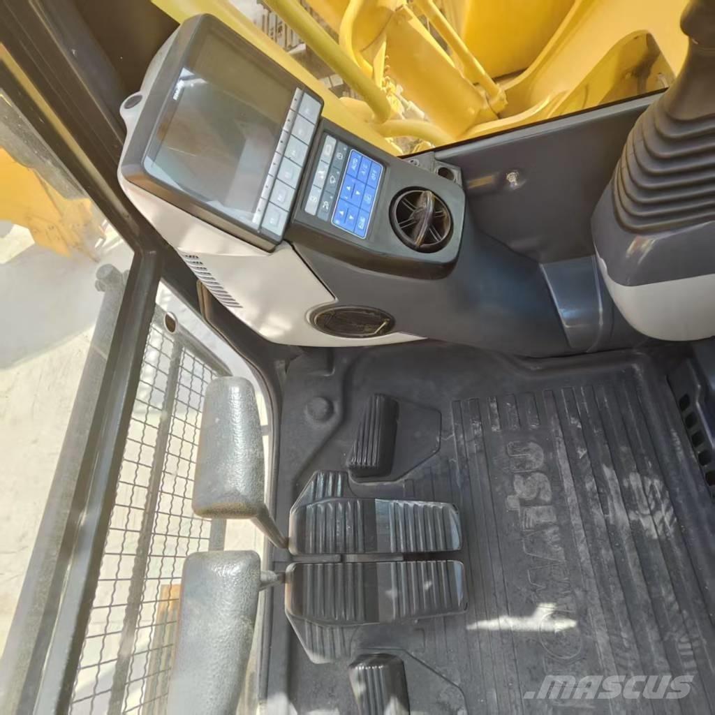 Komatsu PC 220-8 Гусеничні екскаватори