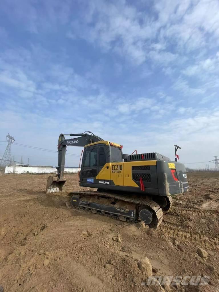 Volvo EC210D Гусеничні екскаватори