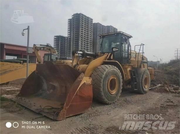 CAT 966L Фронтальні навантажувачі