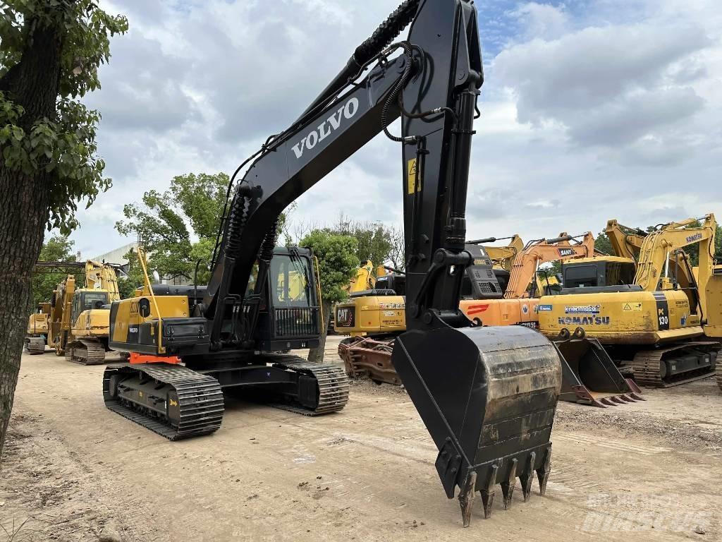 Volvo EC210D Гусеничні екскаватори