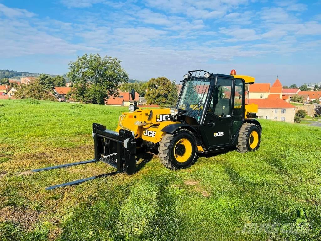 JCB 525-60 Телескопічні навантажувачі