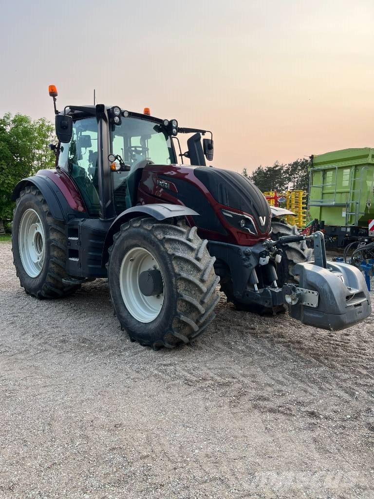 Valtra T 254 V Трактори