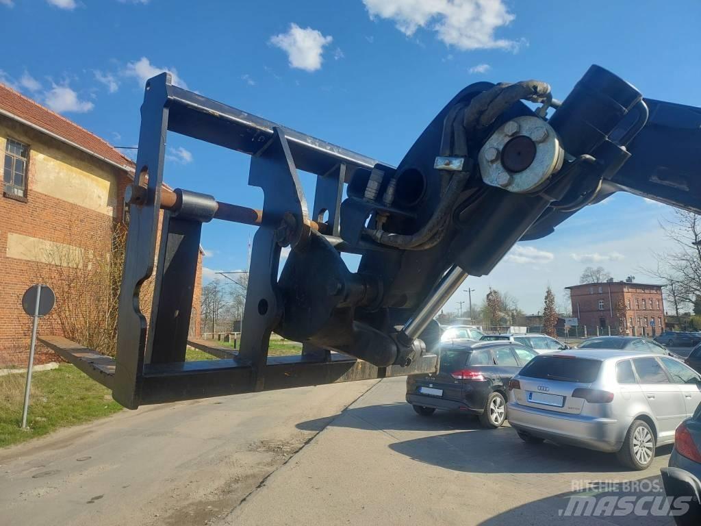 JCB 520-40 Телескопічні навантажувачі