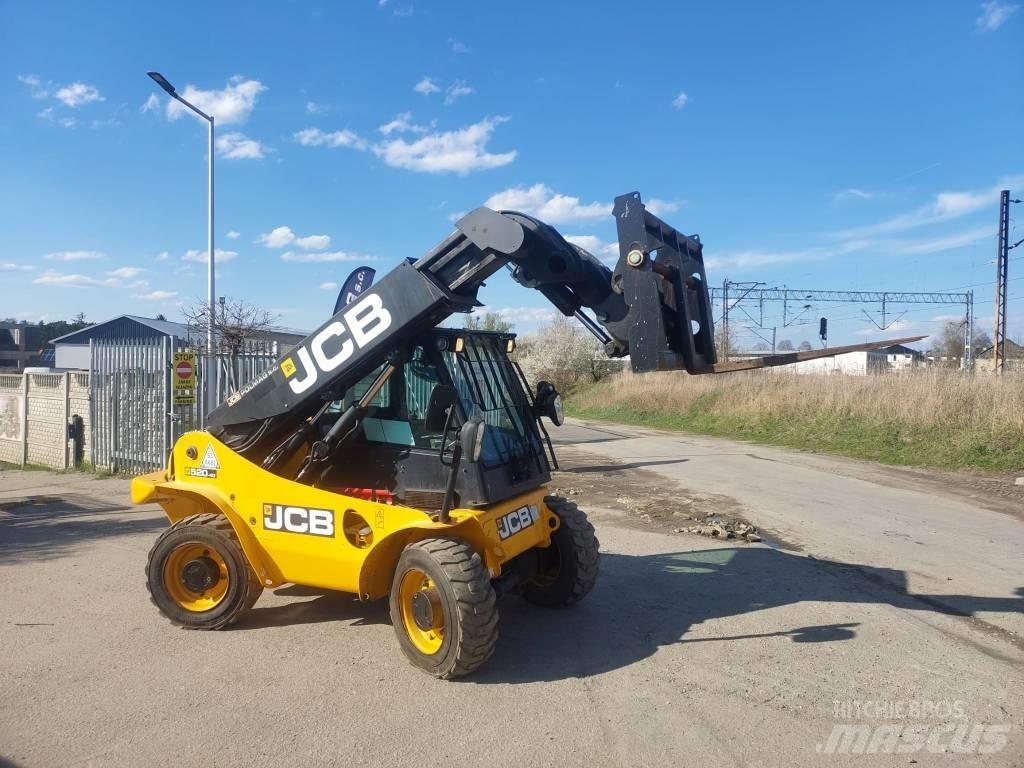JCB 520-40 Телескопічні навантажувачі
