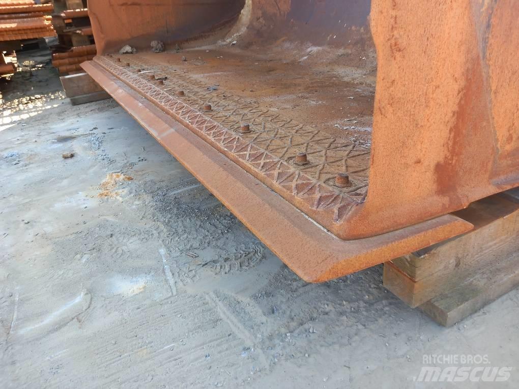 Komatsu WA475-10 Ковші