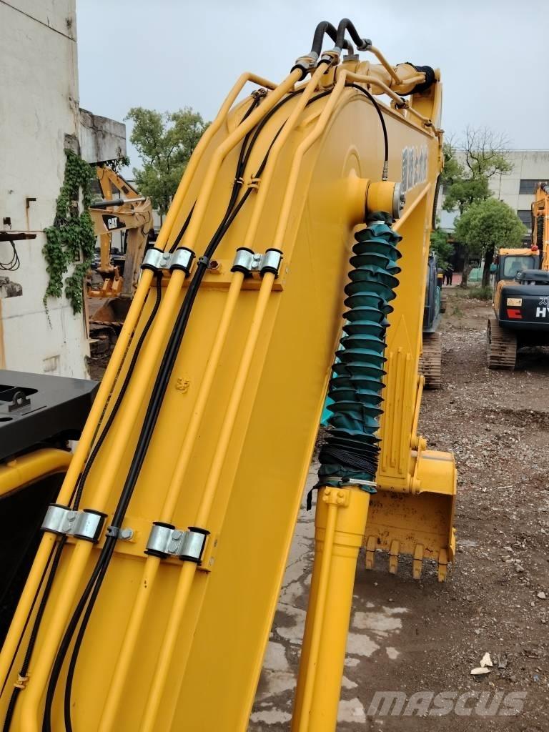 Komatsu PC 200-8 Гусеничні екскаватори