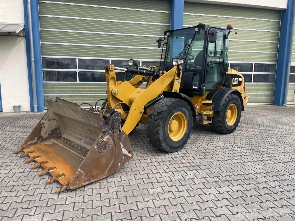 CAT 908 M Фронтальні навантажувачі