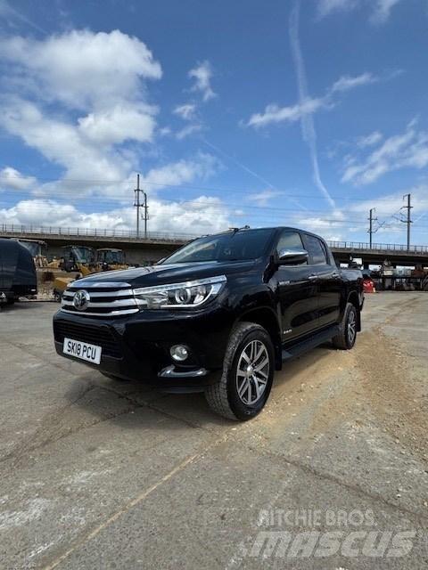 Toyota Hilux Пікапи / Бічне розвантаження