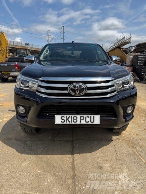 Toyota Hilux Пікапи / Бічне розвантаження
