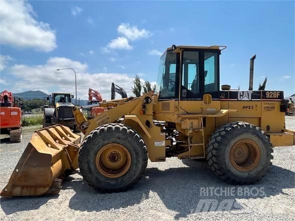CAT 928F Фронтальні навантажувачі