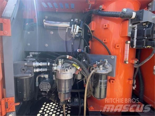 Hitachi ZX120 Гусеничні екскаватори