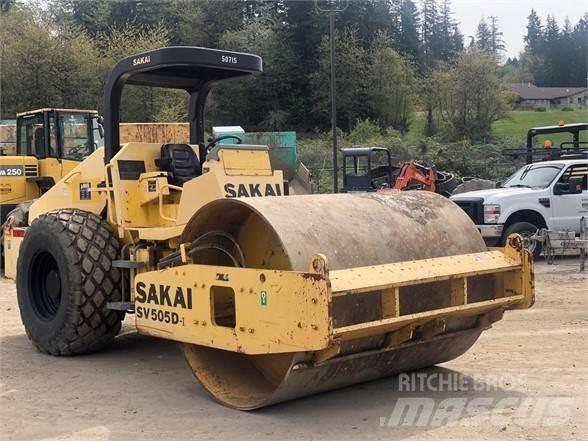 Sakai SV505 Грунтові котки