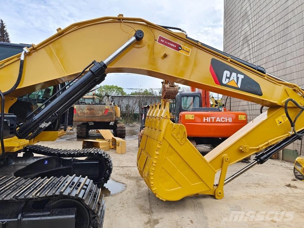 CAT 330D2L Гусеничні екскаватори