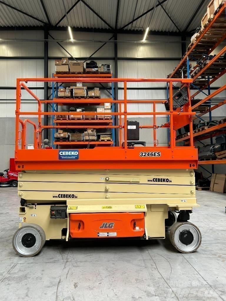 JLG 3246ES Підйомники-ножиці