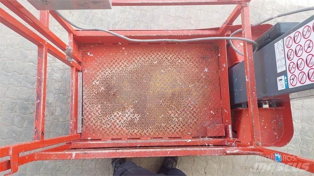 SkyJack SJ12 Вертикальні щоглові підйомники