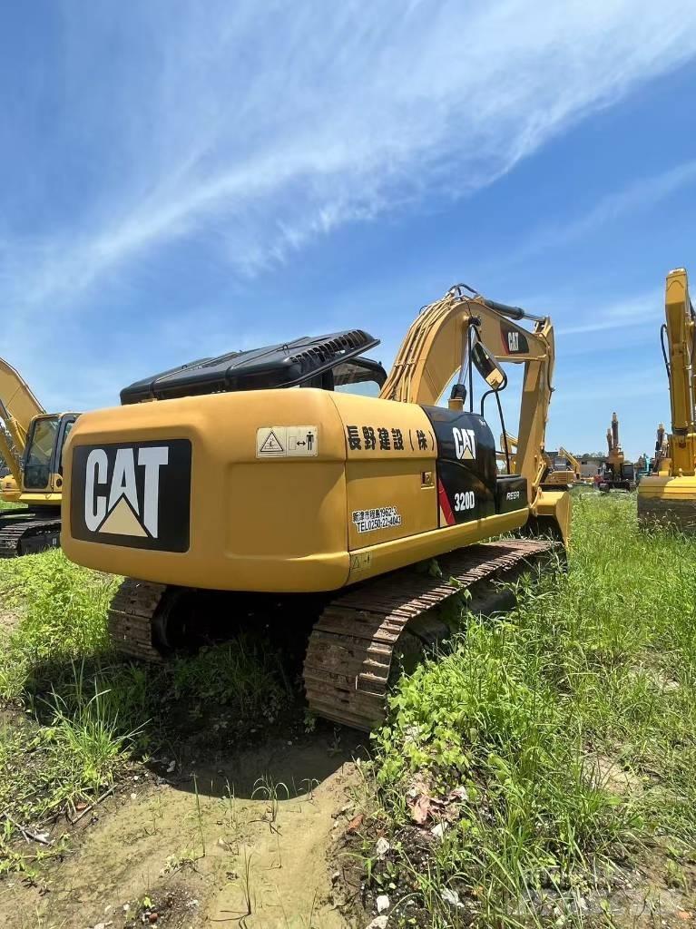CAT 320d Гусеничні екскаватори