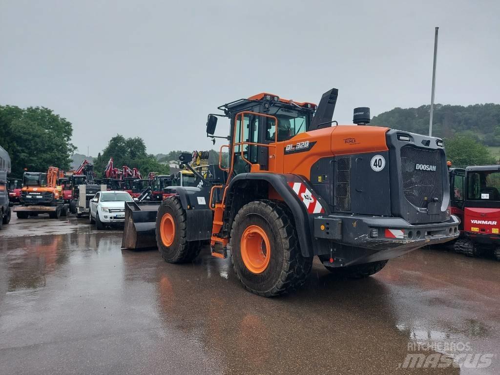 Develon DL 320-7 Фронтальні навантажувачі