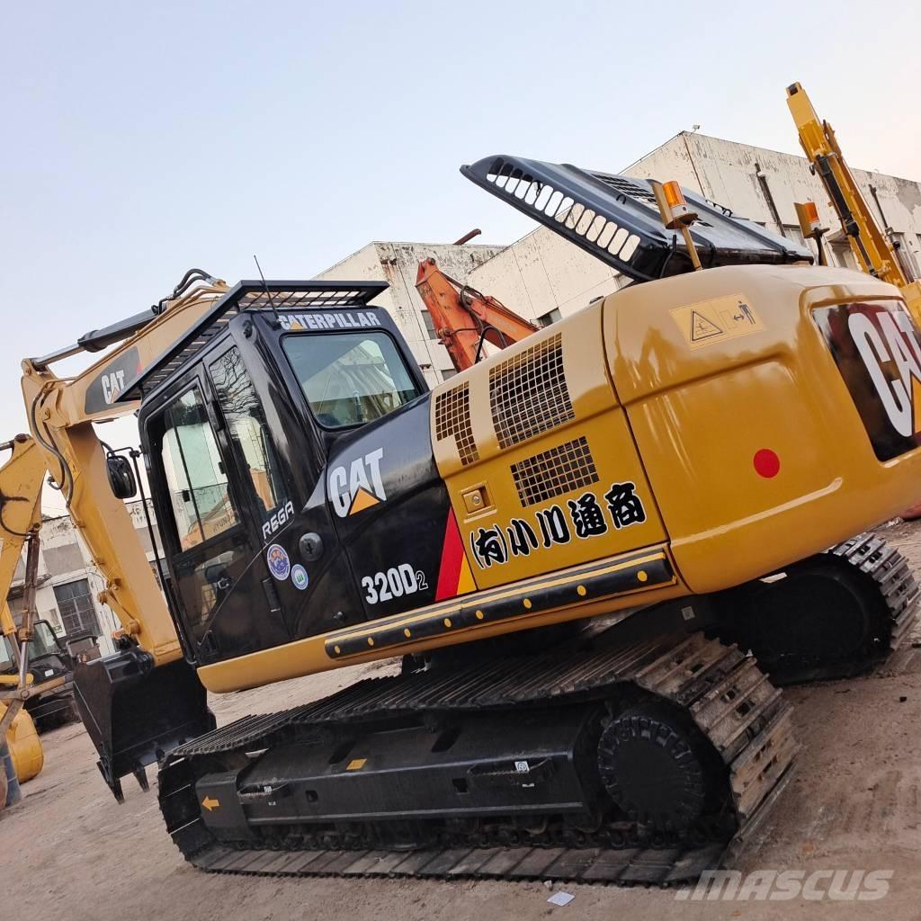 CAT 320 D2L Гусеничні екскаватори