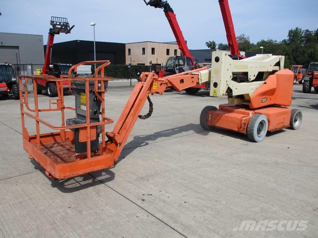 JLG E400 AJPN (745) Компактні самохідні стрілові підйомники