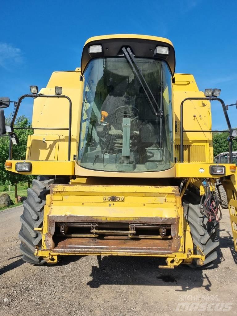 New Holland TX 68 Зернозбиральні комбайни