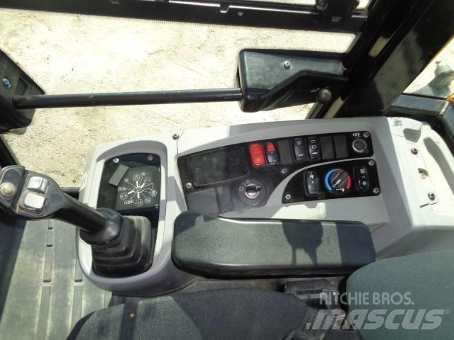 CAT 908M Фронтальні навантажувачі