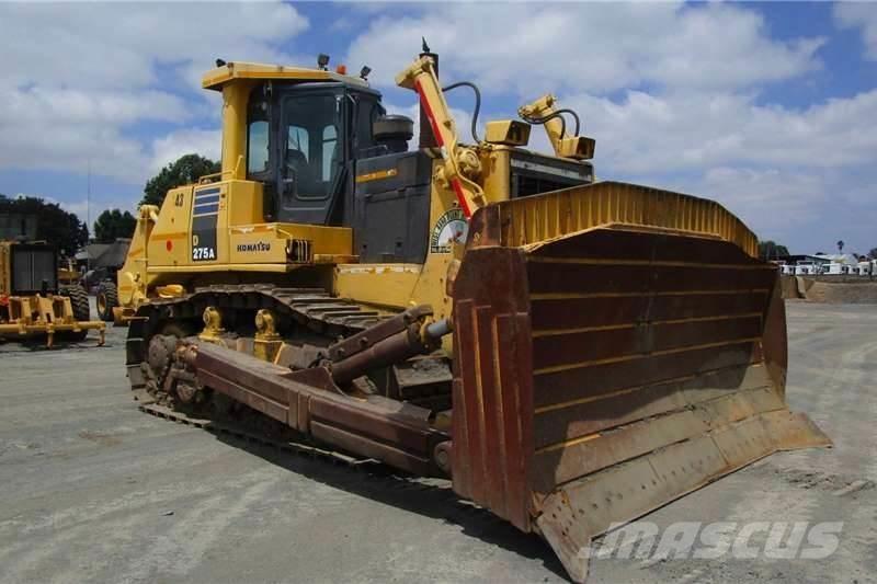 Komatsu D275A-5 Гусеничні бульдозери