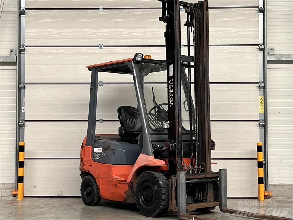 Toyota 02-7FDF15 Дизельні навантажувачі