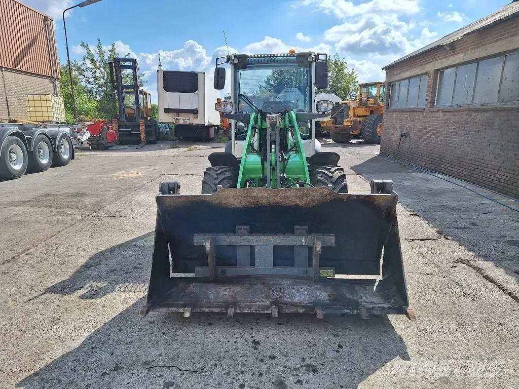 Liebherr L506C Малі навантажувачі