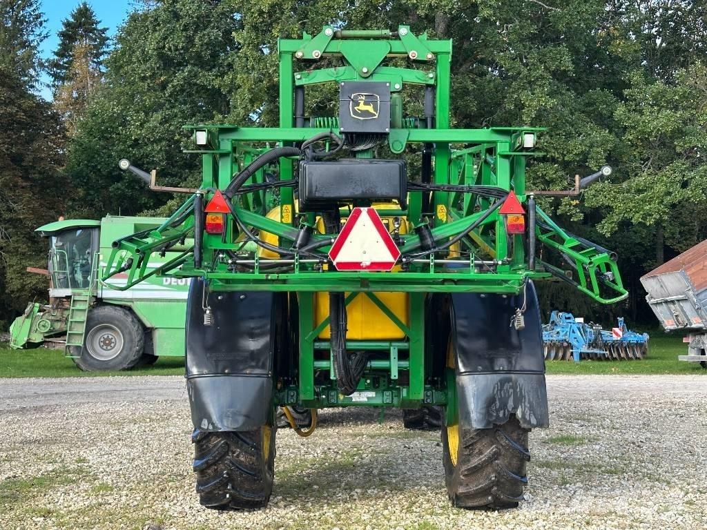 John Deere 740 Причіпні обприскувачі