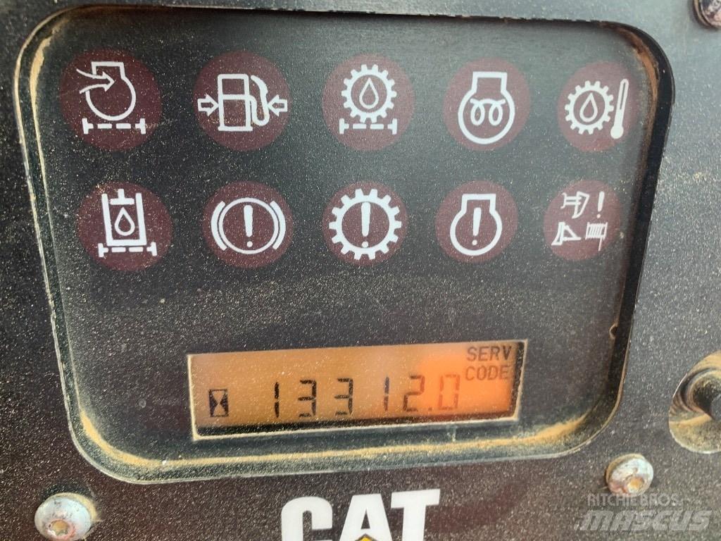 CAT D 6 T Гусеничні бульдозери