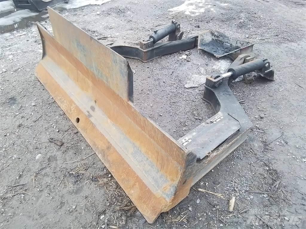 Komatsu 895 Інше обладнання