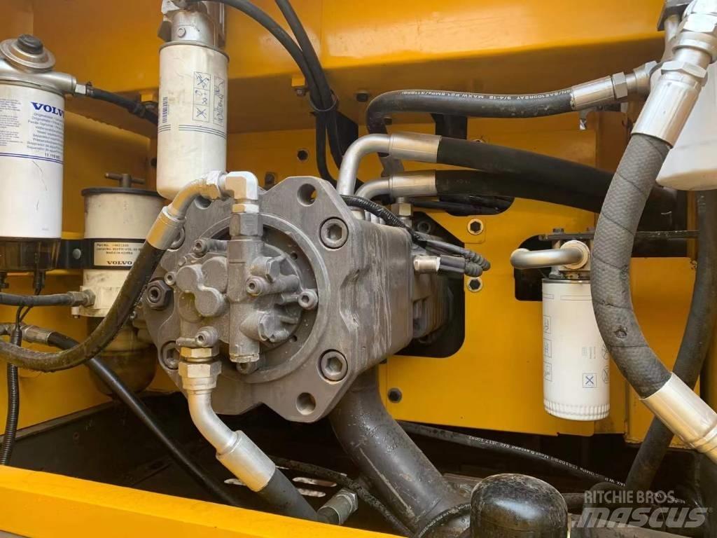 Volvo EC 300 Гусеничні екскаватори