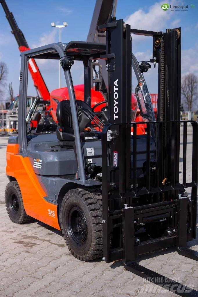 Toyota 02-8 FG F 25 Газові навантажувачі