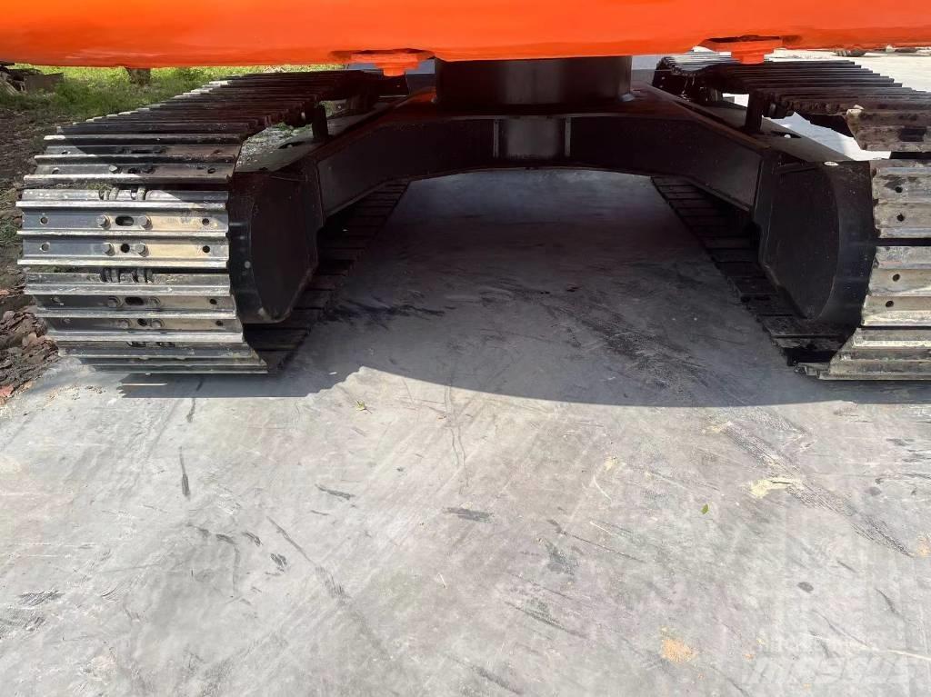 Hitachi ZX 70 Гусеничні екскаватори