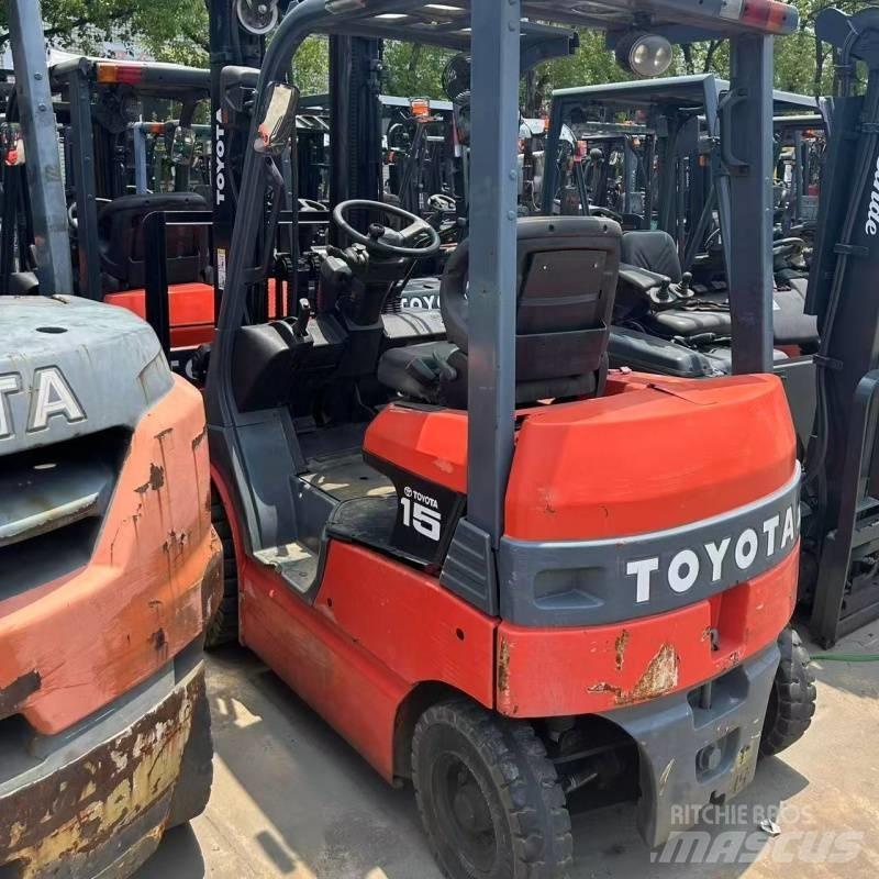 Toyota 15 Електронавантажувачі